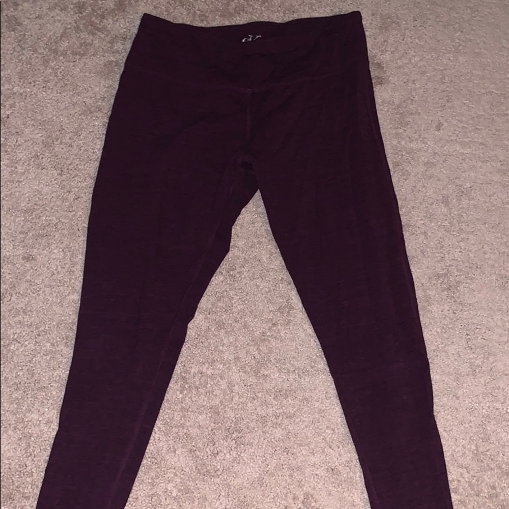 Cute pair of Calvin Klein cropped leggings